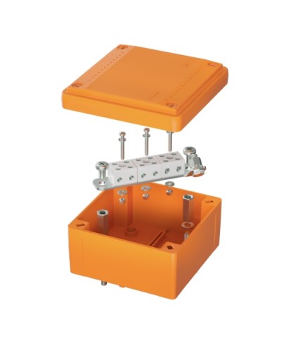Коробка пластиковая FS с гладкими стенками и клеммниками IP56 100х100х50мм 6р 450V,6A, 4мм.кв DKC (FSB10604) в Прокопьевске Распределительные коробки Pintop.ru