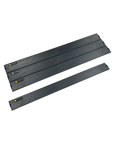 19 пластиковая фальш-панель 4U, разделяемая, быстросъемная, черная LANMASTER LAN-CB-FPP-4U в Прокопьевске Аксессуары для стоек и шкафов Pintop.ru