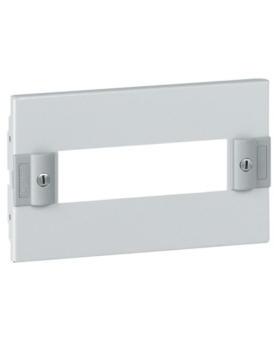 Панель лицевая Legrand 020304 в Прокопьевске Аксессуары для стоек и шкафов Pintop.ru