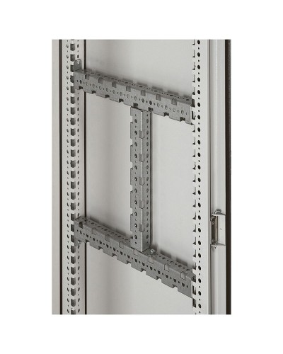 Траверс многофункциональный Legrand 048033 в Прокопьевске Аксессуары для стоек и шкафов Pintop.ru